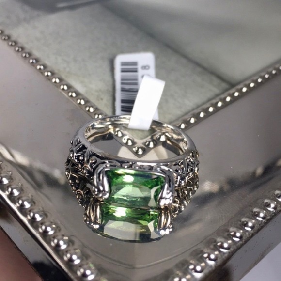 Jewelry - ‼️Price Drop Only Today‼️Peridot gemstone Ring